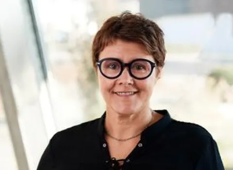 Iris Busch