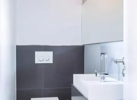 Kontrastreiches Design in Anthrazit